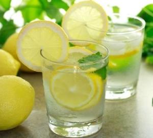 5 причин выпить воду с лимоном натощак утром: