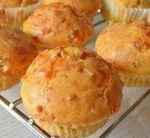Закусочные кексики с ветчиной и сыром