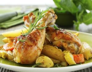 Запеченная пикантная курочка с овощами