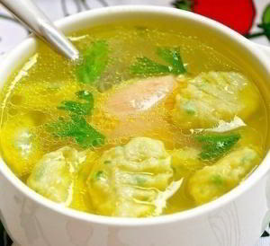 Клецки шпинатные с куриным бульоном