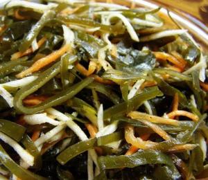 Полезный салат из морской капусты