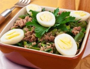 Салат с тунцом и стручковой фасолью