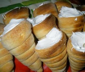 Слоёные трубочки с белковым кремом