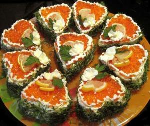 бутерброды с семгой и красной икрой