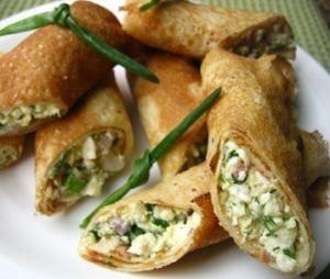 Блины с салатом из селедки