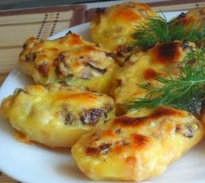 Запечённая картошка с грибами