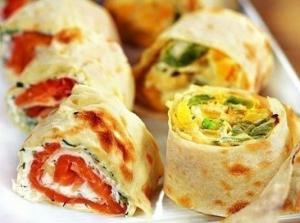 Роллы с ветчиной и рыбой
