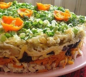 Слоёный салат с черносливом "Ночка"