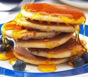 Блинчики по-американски (панкейки) со сливками