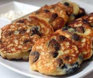Вкусные сырники из творога с изюмом