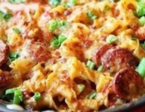 Паста с пряными колбасками