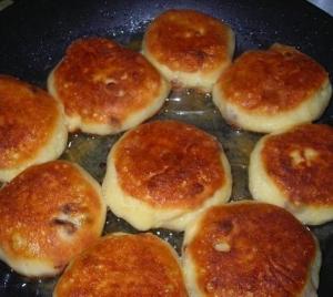 Творожники с изюмом
