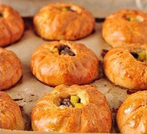 Вак балиш (маленькие пироги с мясом и картошкой)