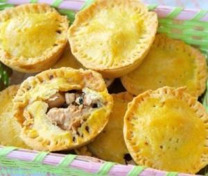 Закрытые тарталетки с курицей, грибами и шпинатом