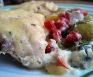 Куриная грудка, запеченная с овощами