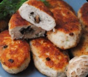 Куриные зразы с начинкой из риса и грибов