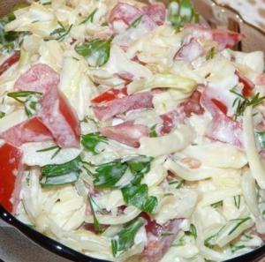 Салат "Капустный" с помидорами и сыром