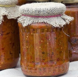 Острая кабачковая икра на зиму