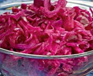 Капуста на зиму, квашенная с брусникой