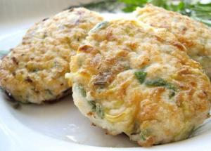 Куриные котлеты с кабачком и творогом