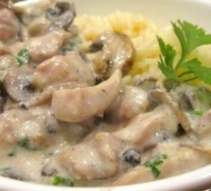 Курица с грибами в сливочном соусе