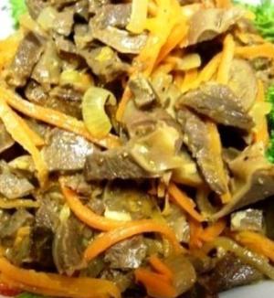 Салат из куриных желудков