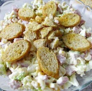 Салат из пекинской капусты с сухариками