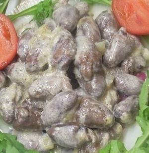 Куриные сердца в сметане