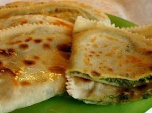 Кутабы с зеленью и сыром