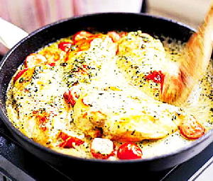 Куриные грудки в сметане