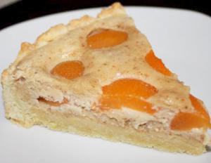 Открытый пирог с абрикосами