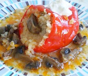 Перец фаршированный рисом и грибами
