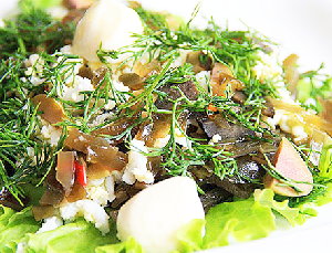 Салат с морской капустой