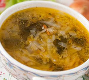 Щи из квашеной капусты с грибами