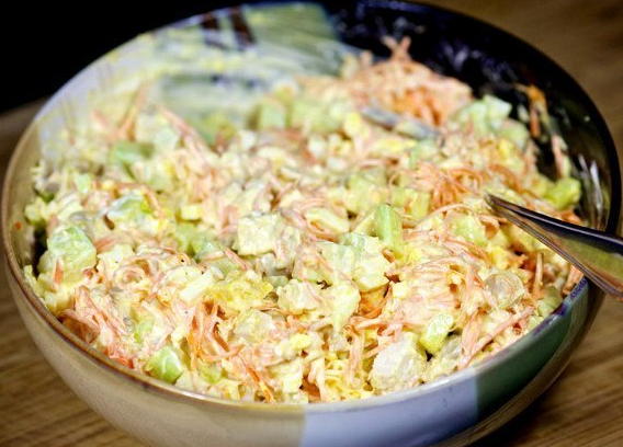 Салат с морковью по-корейски.